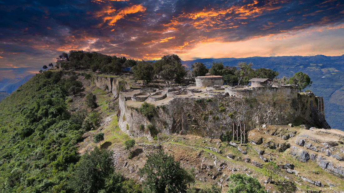 Crepúsculo en Kuélap
